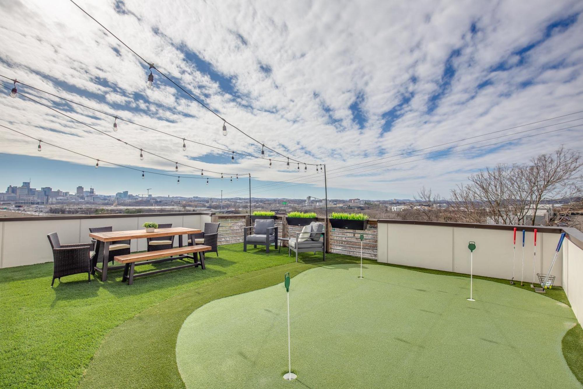 Whiskey House With Rooftop Golf, City Views! 8Min To Downtown! Sleeps 9! Nashville Exterior photo