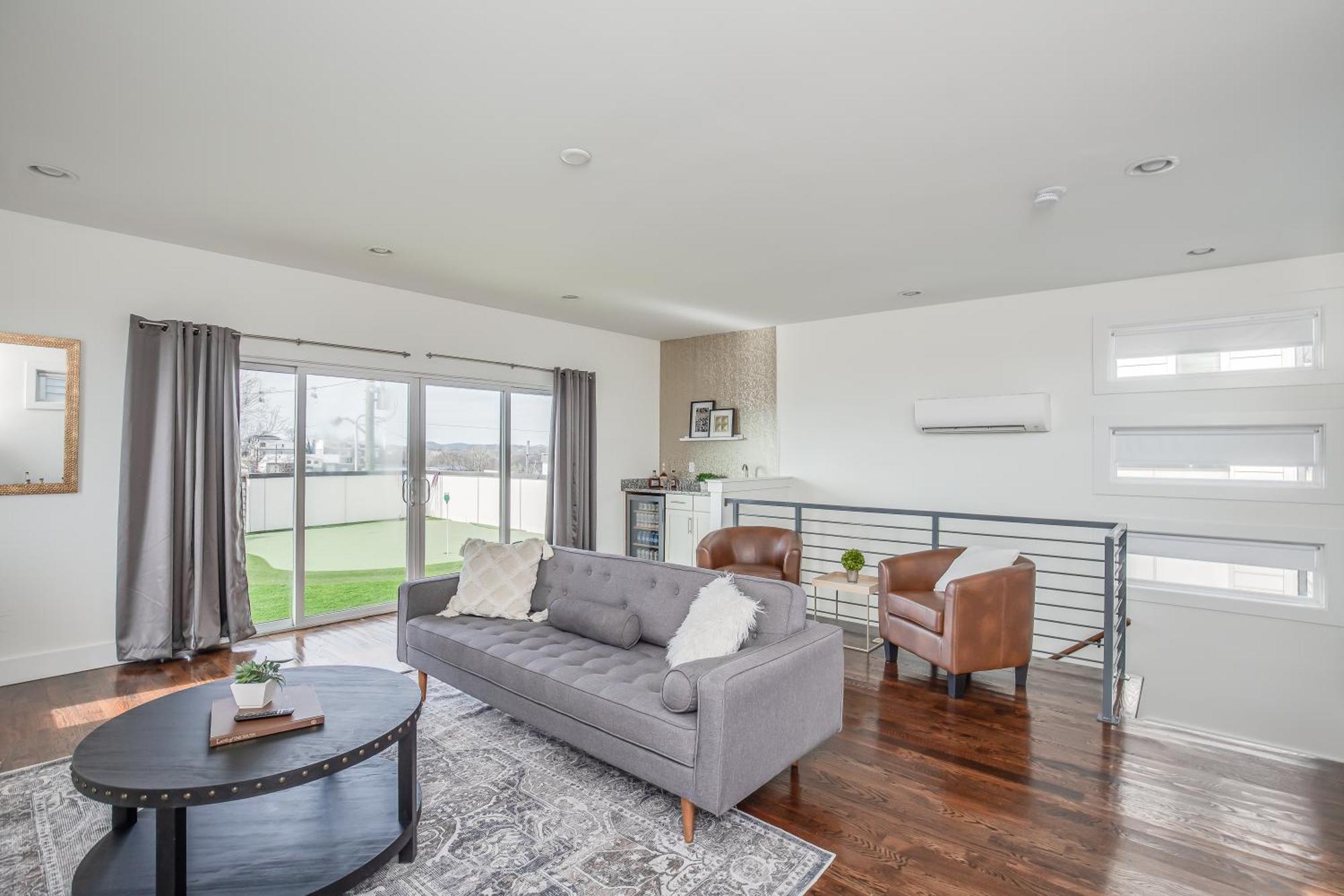 Whiskey House With Rooftop Golf, City Views! 8Min To Downtown! Sleeps 9! Nashville Exterior photo